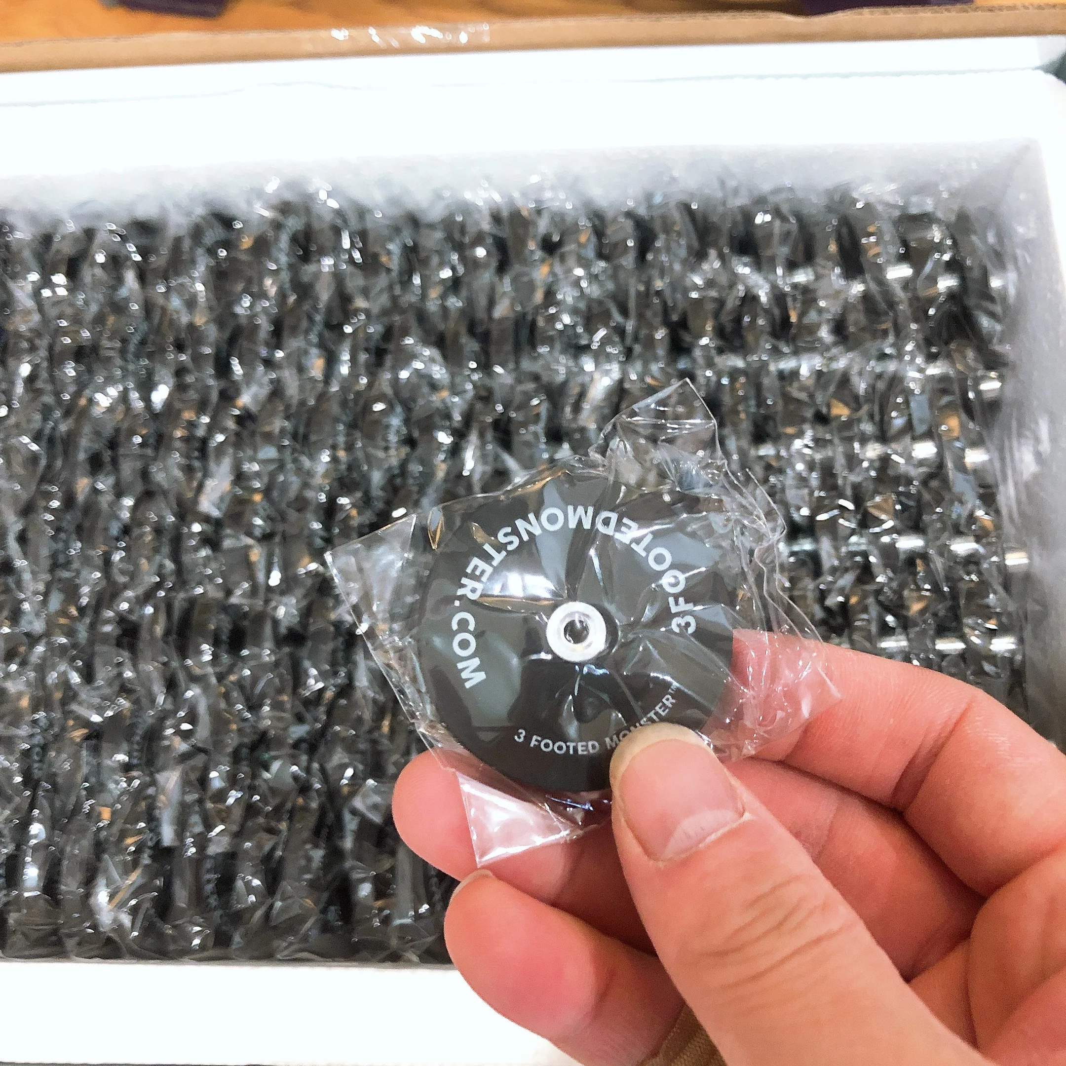 Strong Rubber Encased Holding Neodymium Magnets With Loop Hook