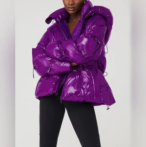 Factory High Quality Heavyweight Winter Casual Hooded Quilted Down Coat Women Custom Blank logo Print Cargo Shiny Puffer Jacket