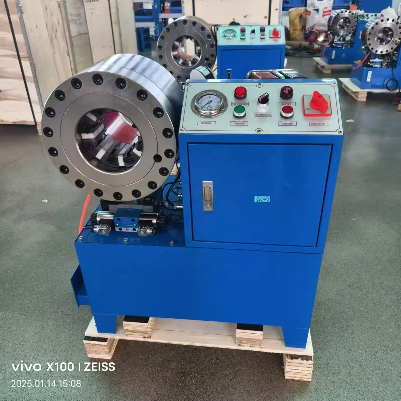 Tube crimping machine