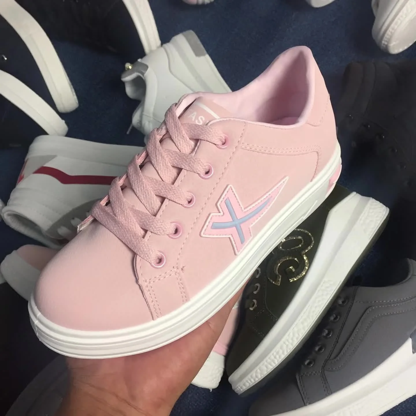 converse bowling shoes