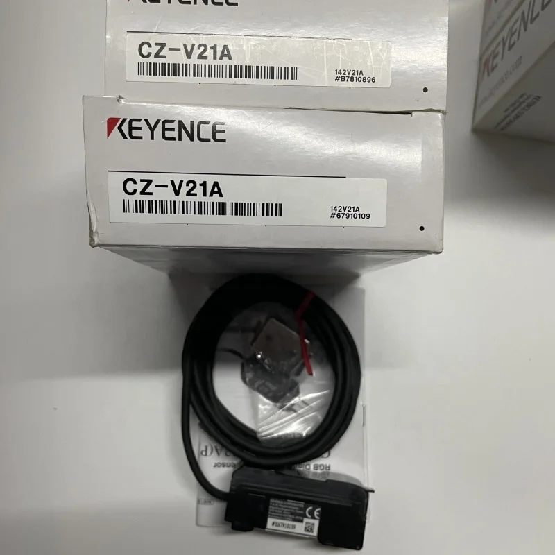 Keyence CZ-V21A + CZ-H72 NPN Digital RGB Sensors CZ-V20 Series