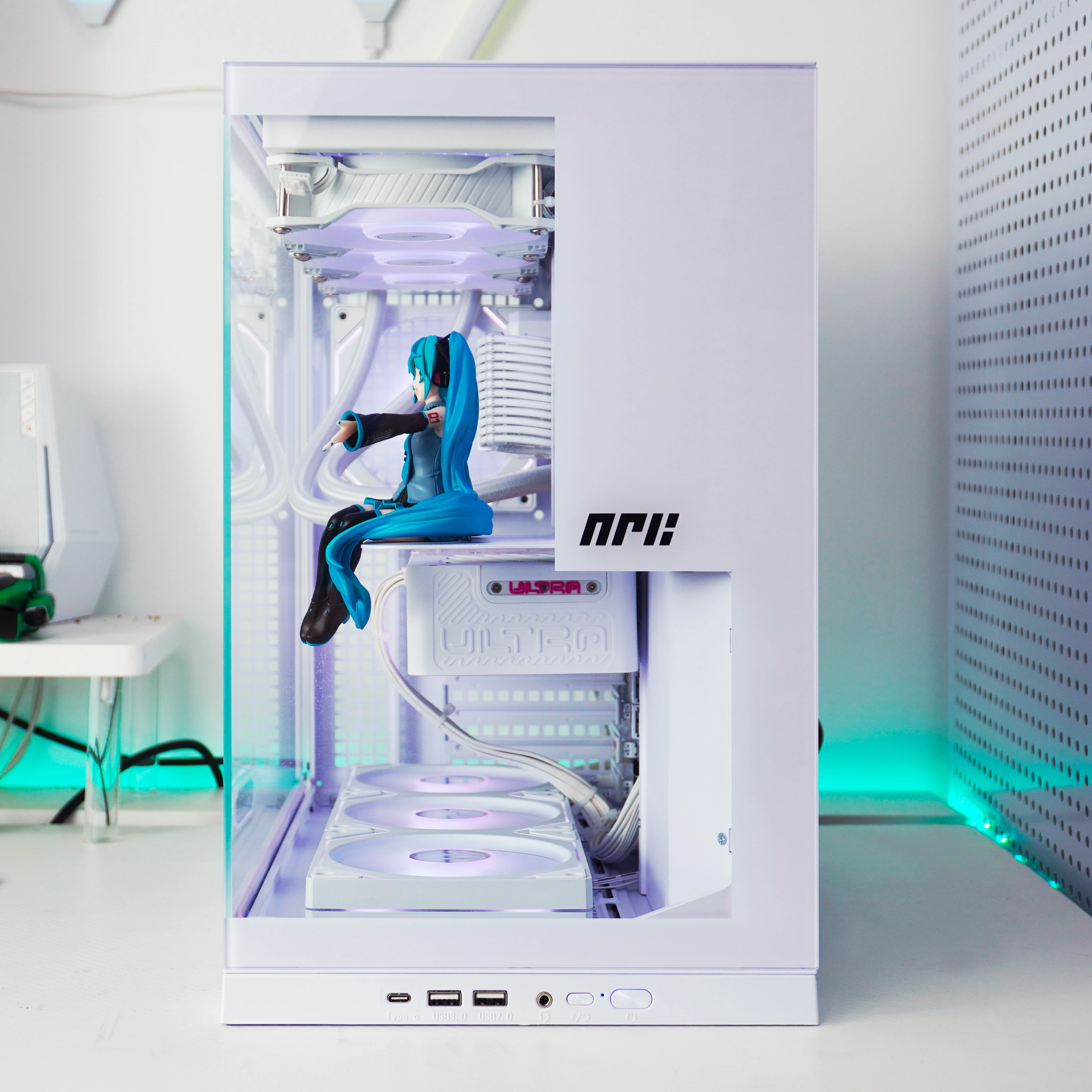 NPC Air3 Vertical Full Tower Gaming Computer Case Side Panel Window ATX Form Factor Alum aperçu 4