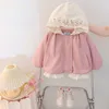 Cappello con decorazioni in pizzo Cappotto in pelle Rosa
