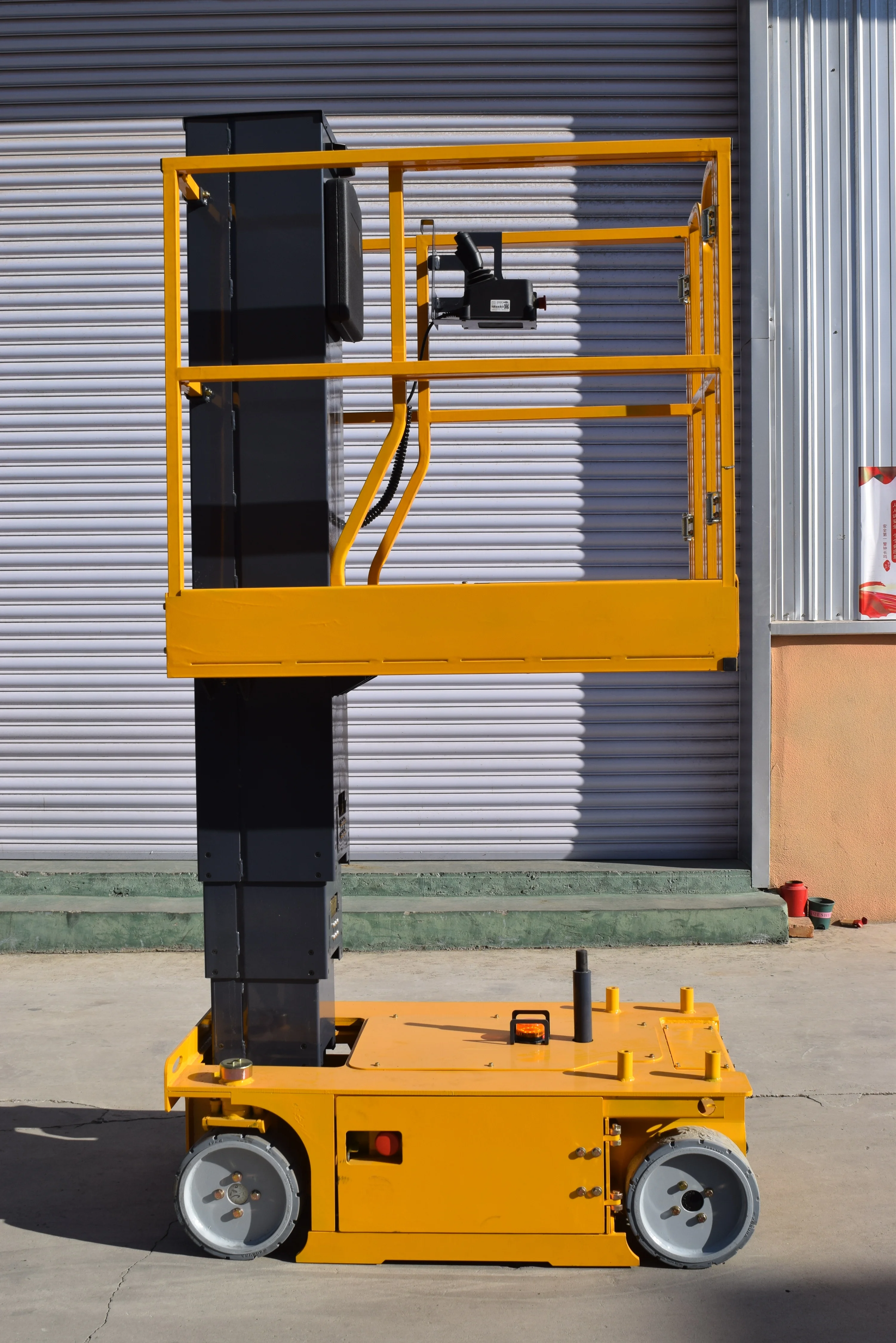 Mașină nouă, semiautomată, de filetare a țevilor pentru uzine de fabricație cu component principal motor