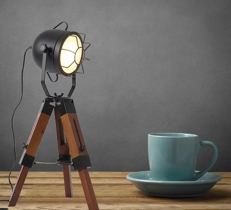 アンティーク調　サーチライト　フロアライト　木製三脚 アンティーク調 サーチライト フロアライト 木製三脚 Amazon.co.jp