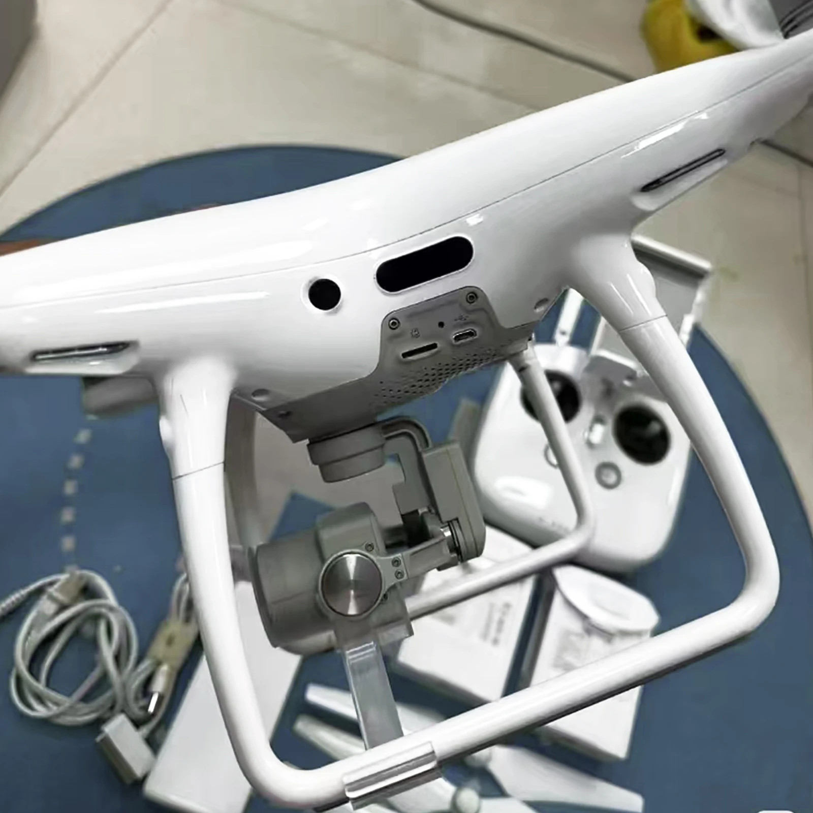 DJI Phantom 4 Pro + V2.0 ドローン 4K HD 60fpsカメラ 1インチ 20MP