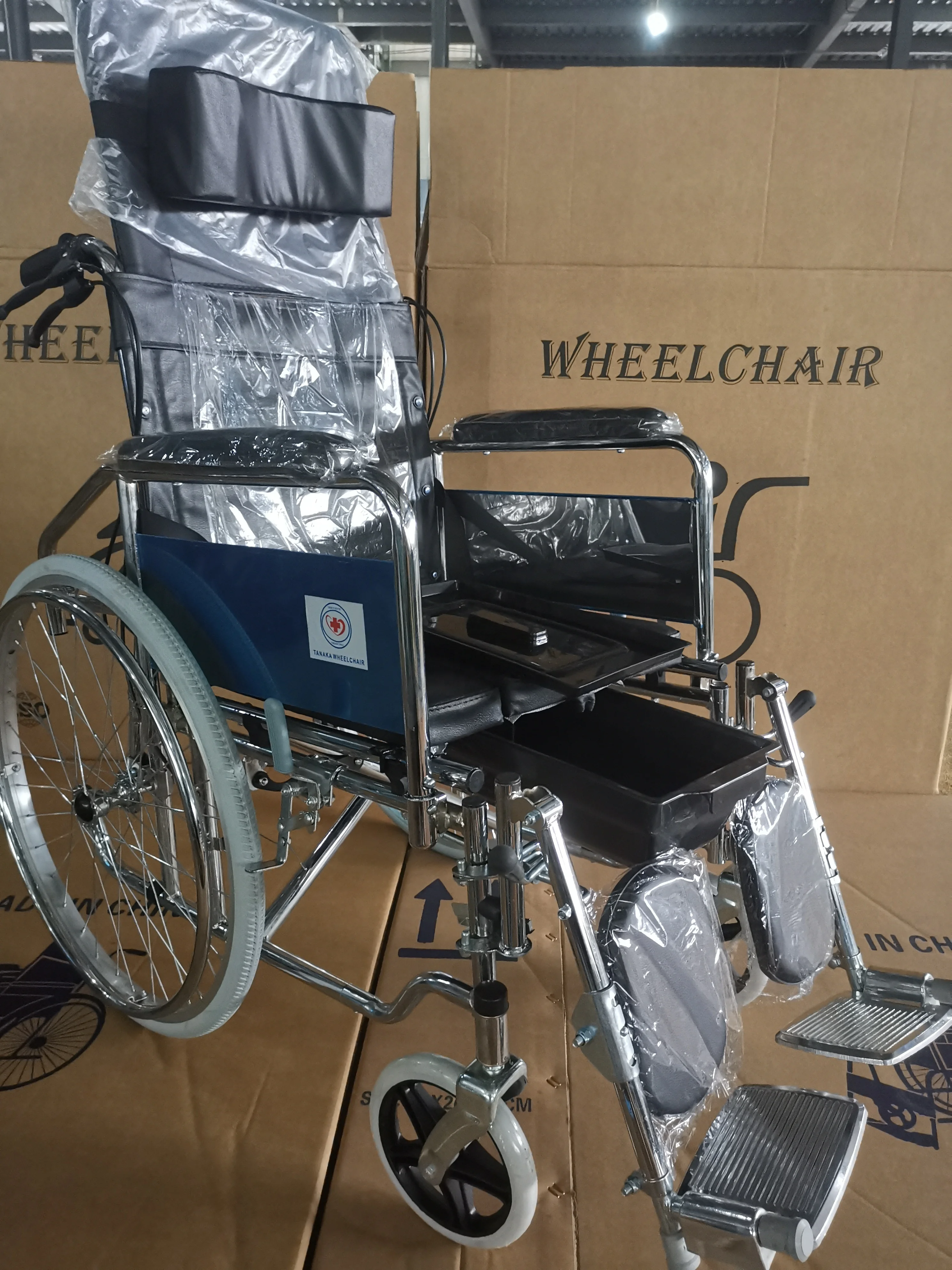 High Quality Deluxe Reclining Wheelchair with Commode Toilet
