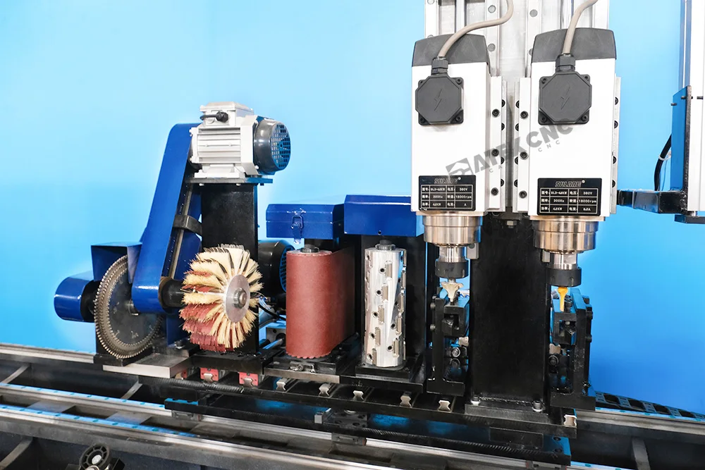 Jinan Lingrui CNC Wood Lathe Machine Woodworking CNC With 8