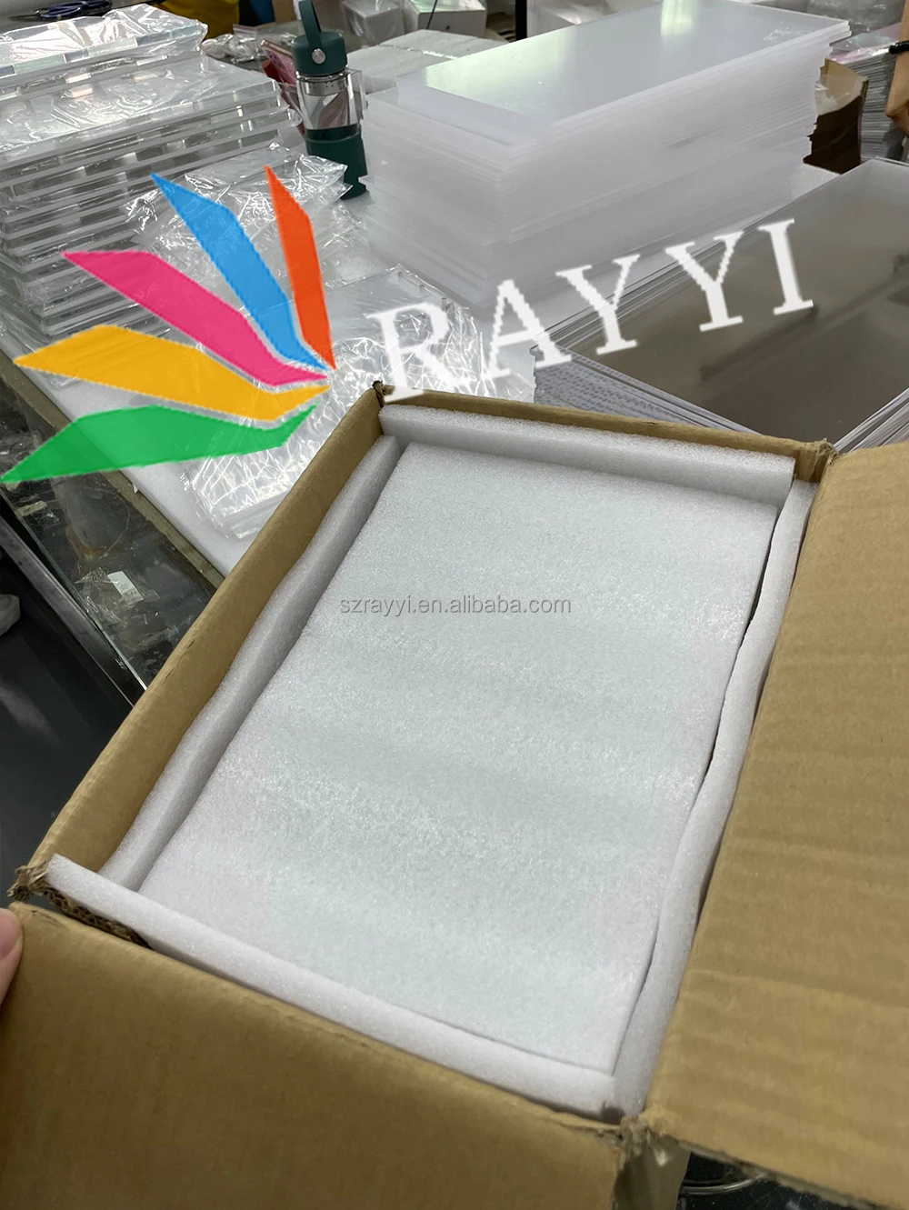 Ray Yi Wedding Tall Clear Prosecco Wall Glass Display Holder Mur