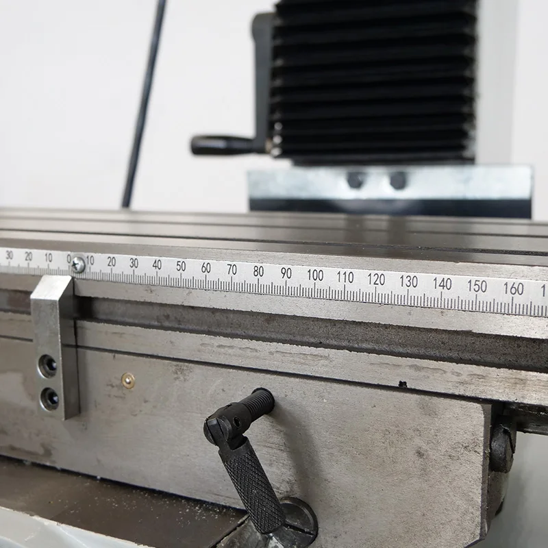 ZX32G 32mm Manual Milling Machine - Durable Metalworking Tool for