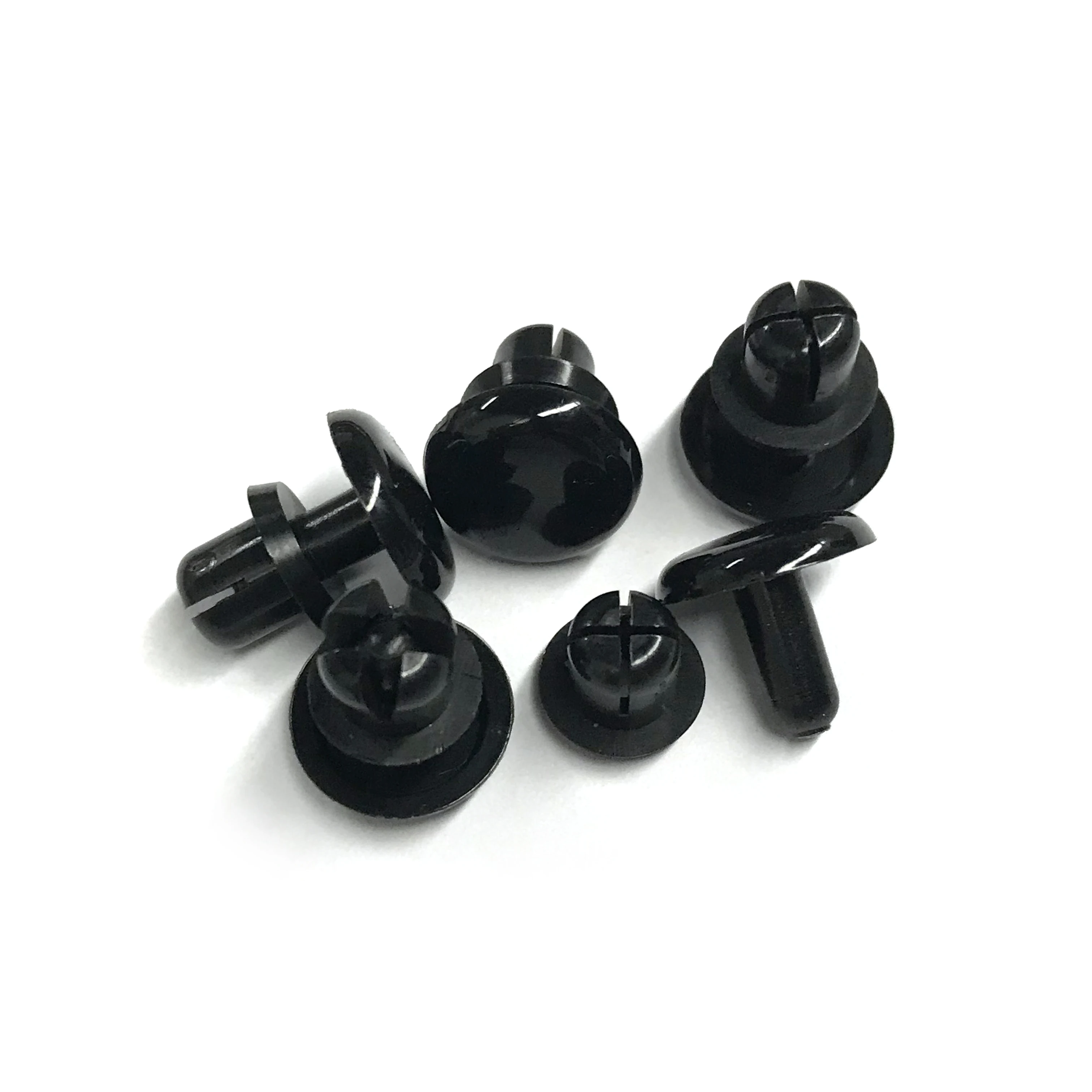 Rivets barbelés plats en nylon à pression en plastique Rivets barbelés en nylon noir à cliquet Rivets poussoirs en nylon noir