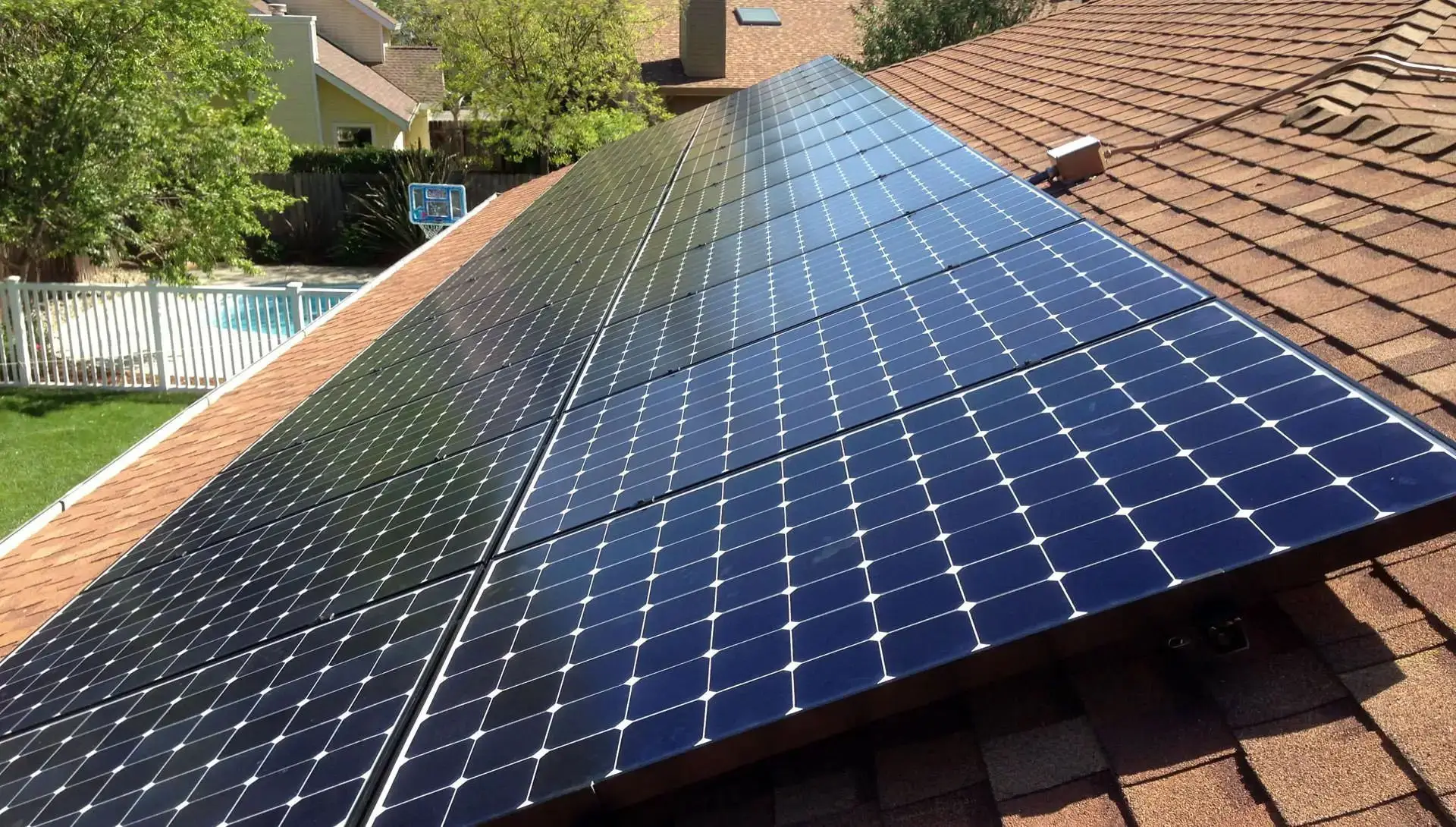 Combine IBC and TOPCON Technology N Type IBC Monocrystalline Back Contact Solar Cell with High Energy Conversion