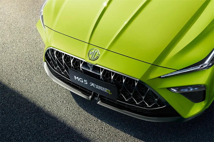 Mg 5 Sports Car 2023 - 1.5L, 5 Seats, ABS, and LED Lights