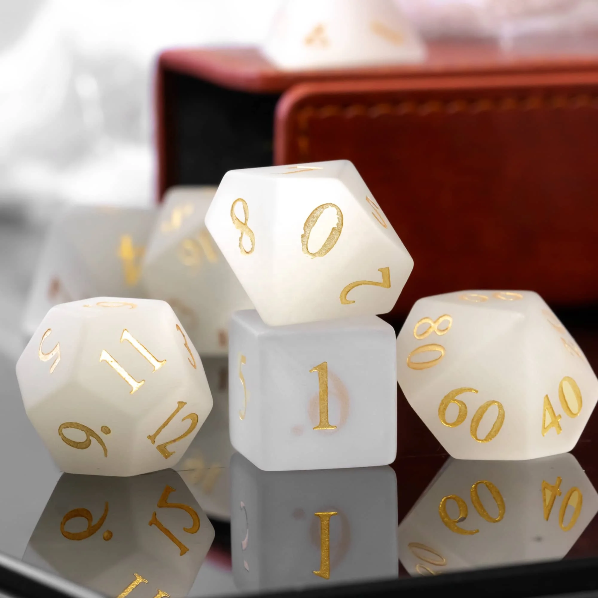 Udixi полигедрал Пользовательский логотип гравировка Подземелья и Драконы драгоценный камень набор игральных костей матовый кошачий