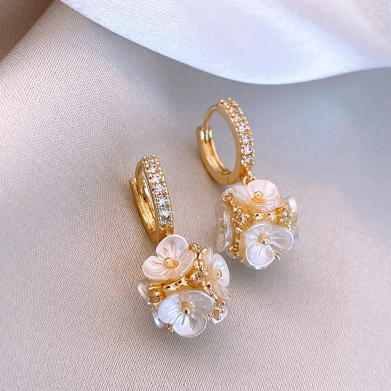 Fancy Cowrie Shell Ball Floral Hoop Earrings Bling Rhinestone Shell Flower  Huggie Earrings Women Jewelry