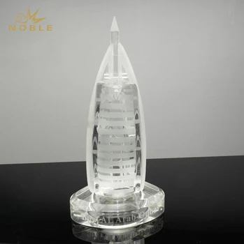 クリスタルガラス彫刻 、ドバイのシンボルBurj Al Arab、真贋証明書付き Customized Burj Al Arab Crystal Replica Souvenir | Dubai