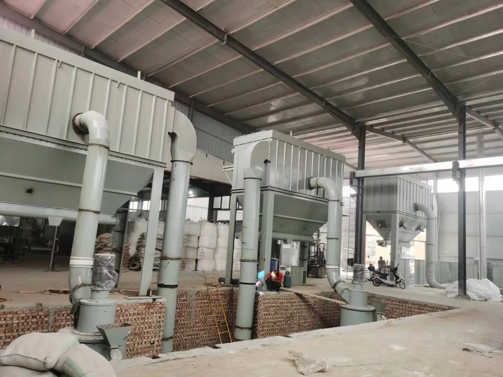 An Expertise Ultrafine Powder Grinding Machine of Chinese Herb with Large-scale Production