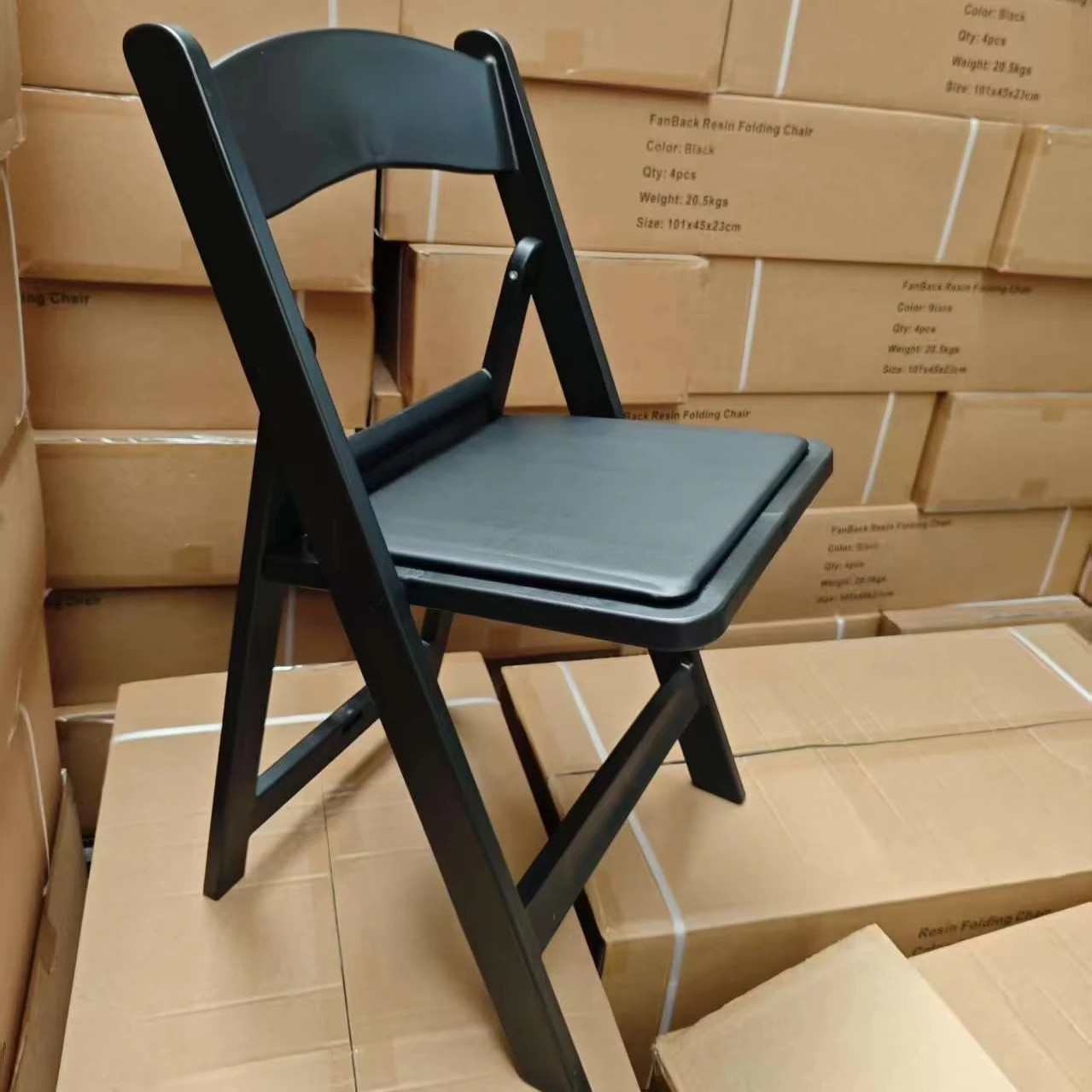 Luxury Portable Stackable Rental Banquet Outdoor Events Padded Black Resin  Folding Chairs