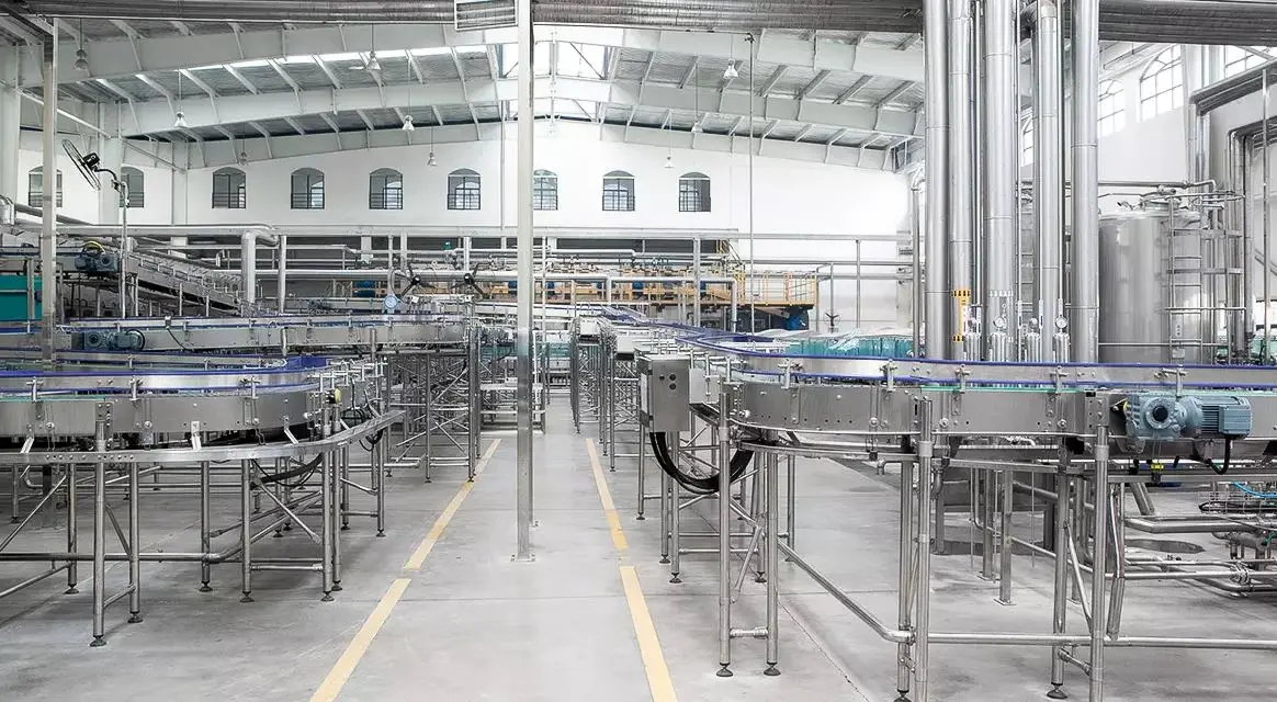 Full Complete Automatic Rinsing Filling Capping Three in One Machine for Beer Production Line With PET Bottle details