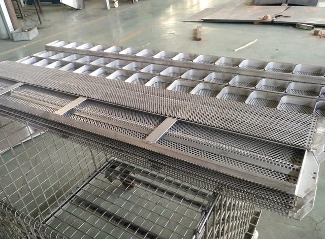 Carbon Steel CNC Lathed Corrosion Resistant Jajangmyeon Noodle Frying Box for Fried Noodle Making Machine