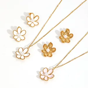 18K Gold PVD Plated Stainless Steel Daisy Flower Pendant Necklace and Earring Set for Women's Party Jewelry or Gift