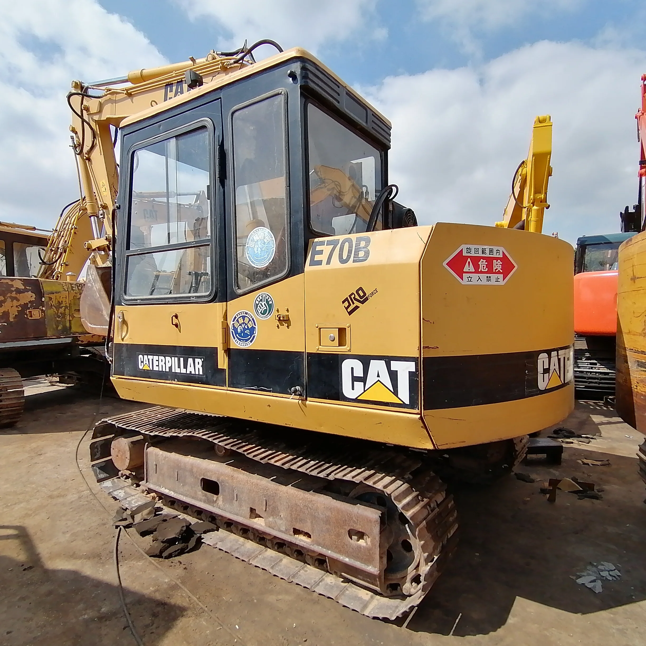 High Effciency 7 Ton Mini Used Caterpillar E70b Crawler Excavator Cat E 70b Excavadora Sale Price