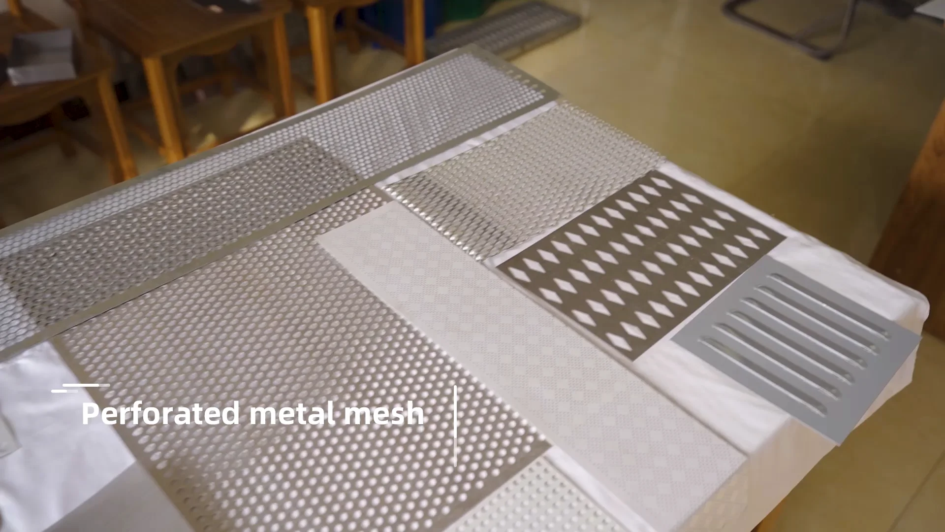 Laser Cut Powder Coated Suspended Decorative Metal Linear False Ceiling