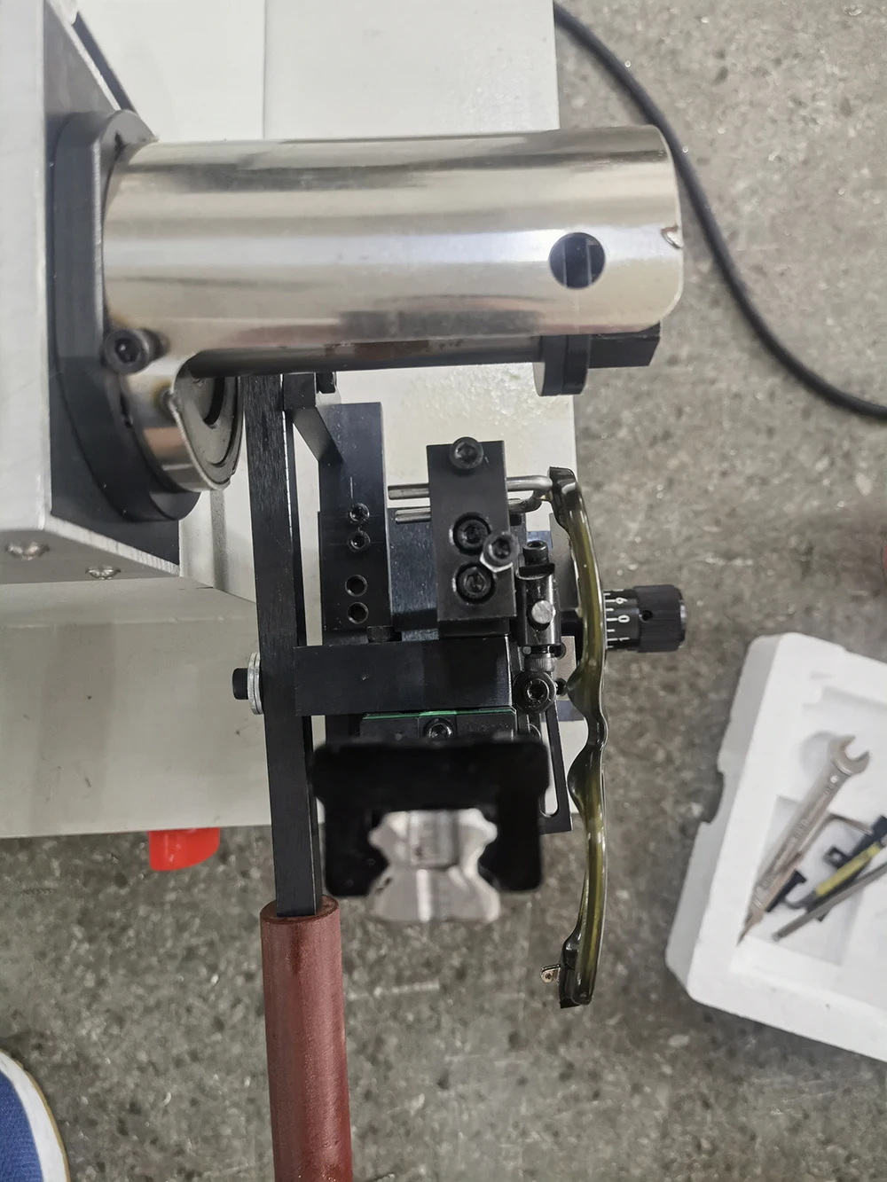 Acetate Cutting Machine Eyeglasses Making Machinery Can Cut Both Temple and Frame Front with Customized Manufacturing Device