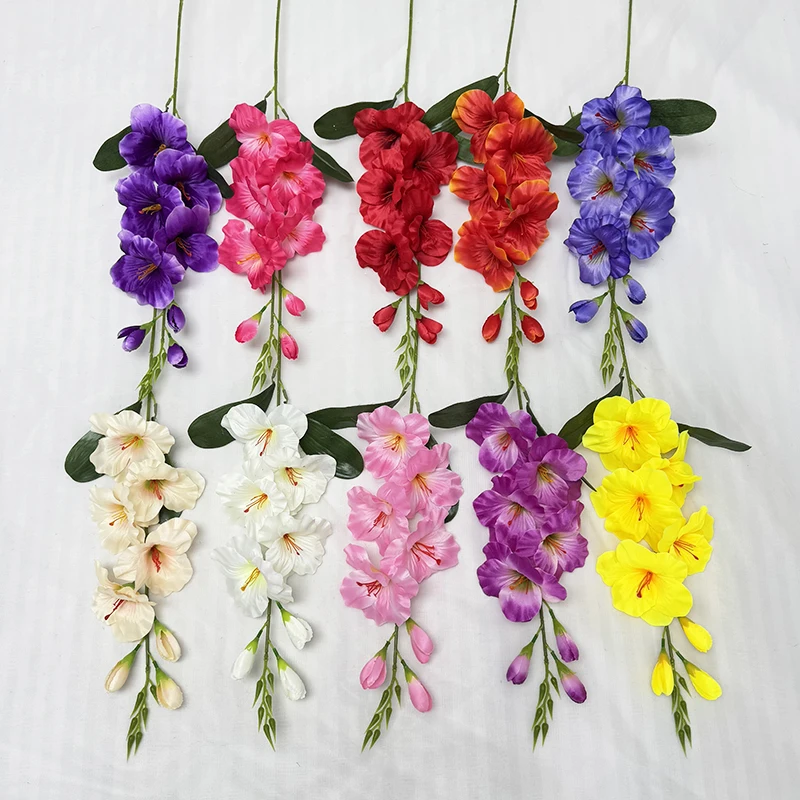 Les avantages de l'utilisation de feuilles de végétation artificielle dans les compositions florales