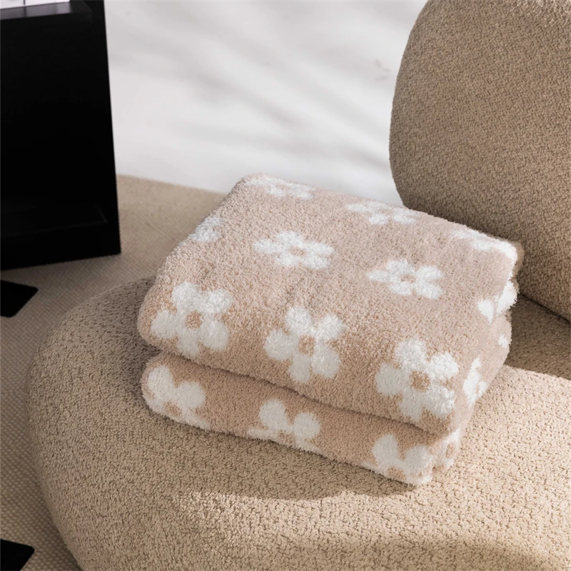 Factory new daisy  Chunky Polyester Soft Comfortable Knitted Throw Blanket for bed sleeping  PLD factory