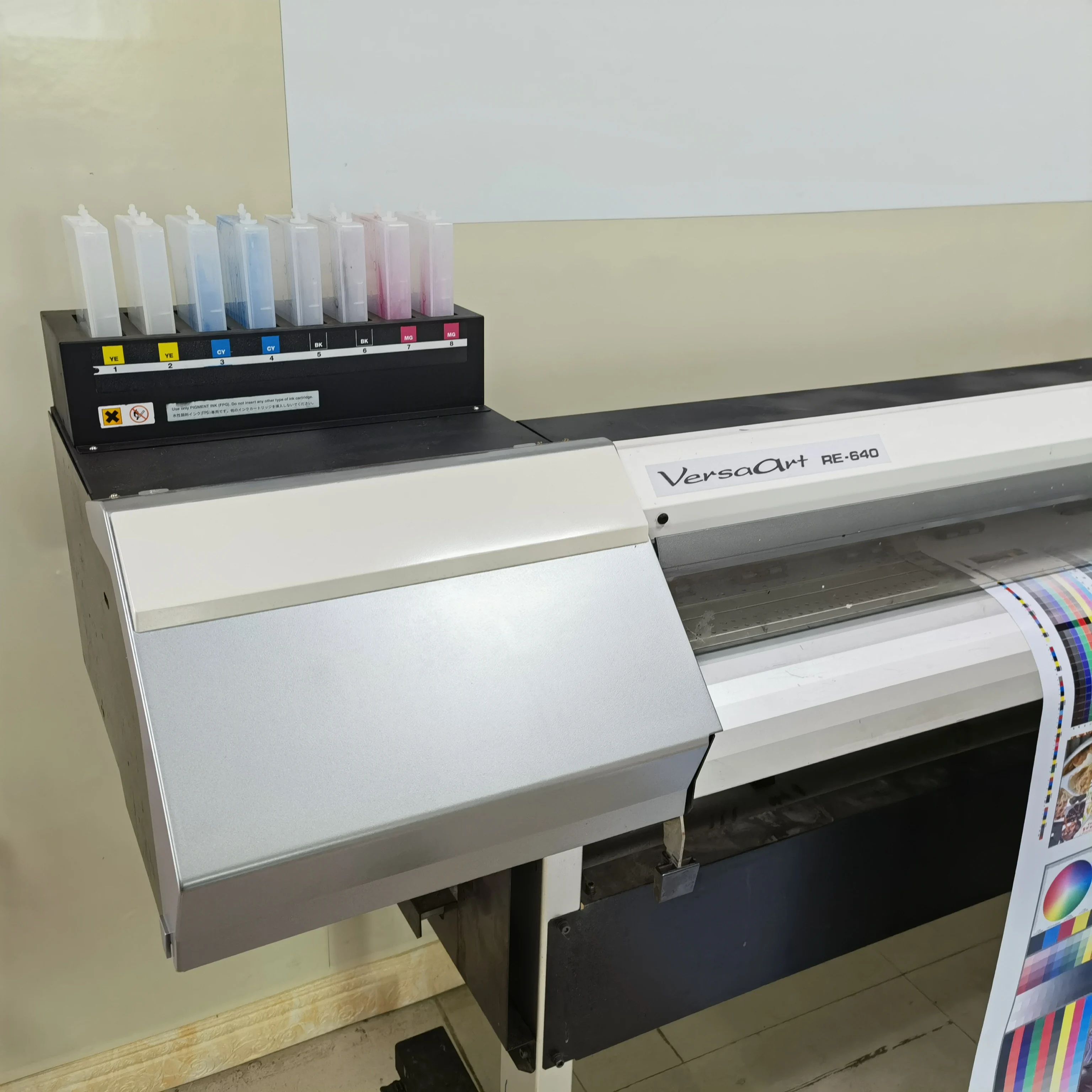 Used Plotter Banner Label Making Machine Roland Second Hand  RE640 Printer Printing on Vinyl Machine on Sale