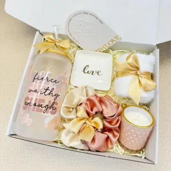 Custom Luxury Handmade Romantic Valentine's Day Gift Box Embossed Scented Candle Bridesmaid Proposal Gift Box Set for Daughter