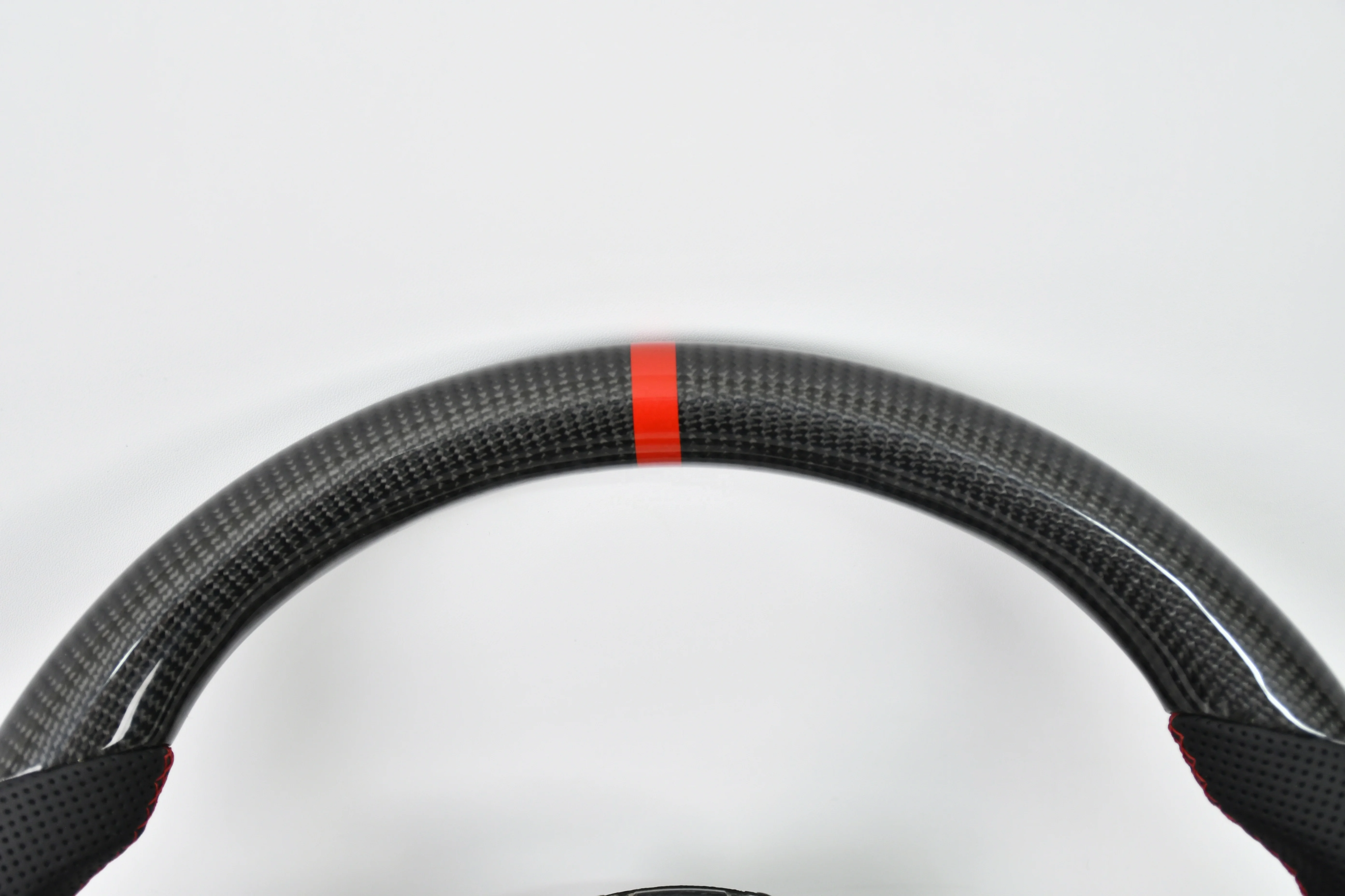 Руль из углеродного волокна ручной работы на заказ перфорированная кожа для 370Z Coupe