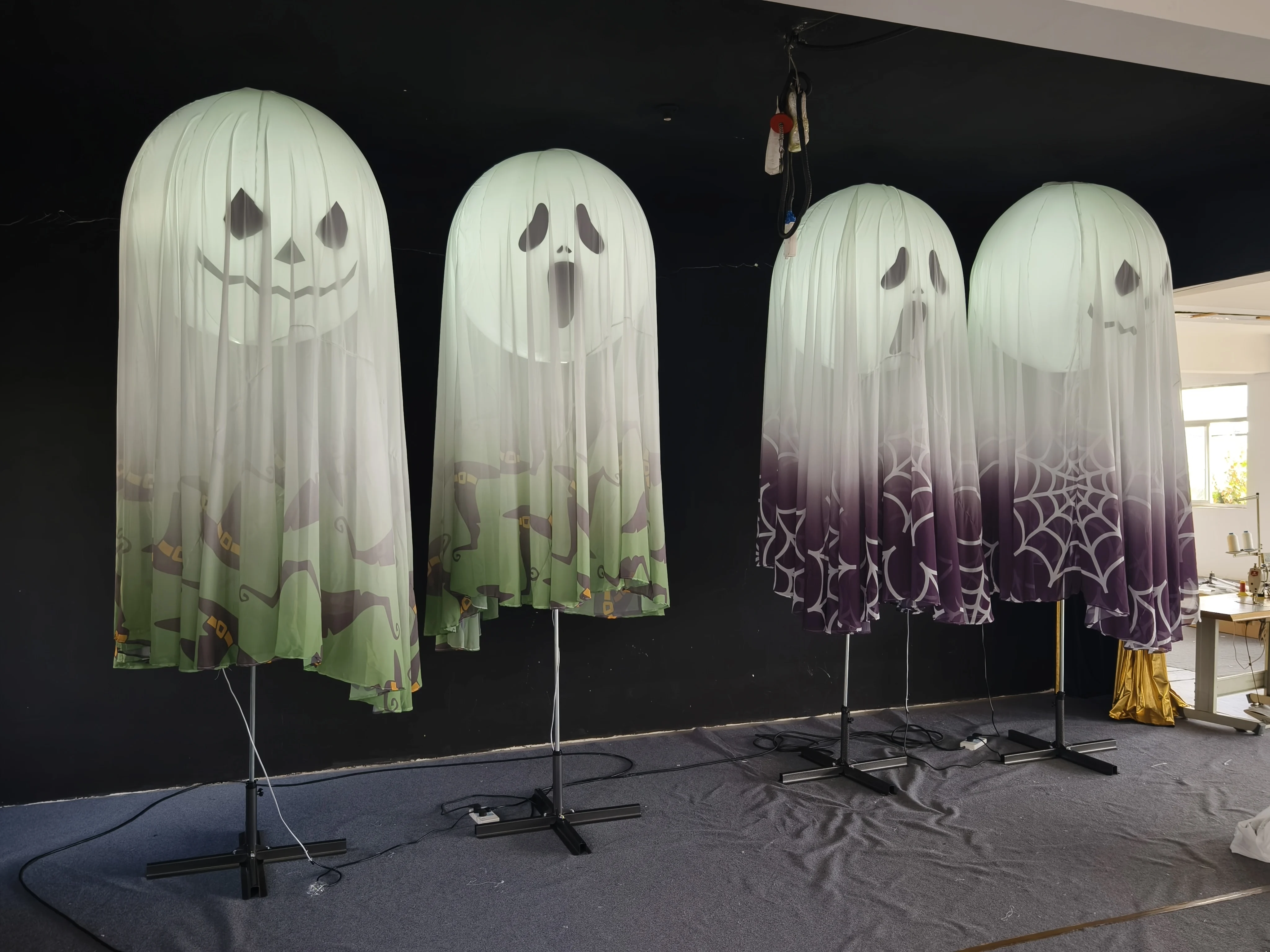 Customized Inflatable Halloween Ghost Model, LED Lighted Inflatable for Commercial Decoration