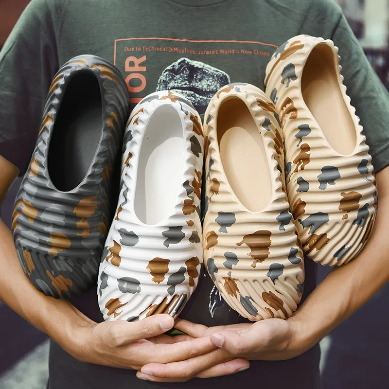 2021 Fashion Trend Style Wholesale Hot Selling  Mens Custom Logo Slides  New Design Slides Slippers