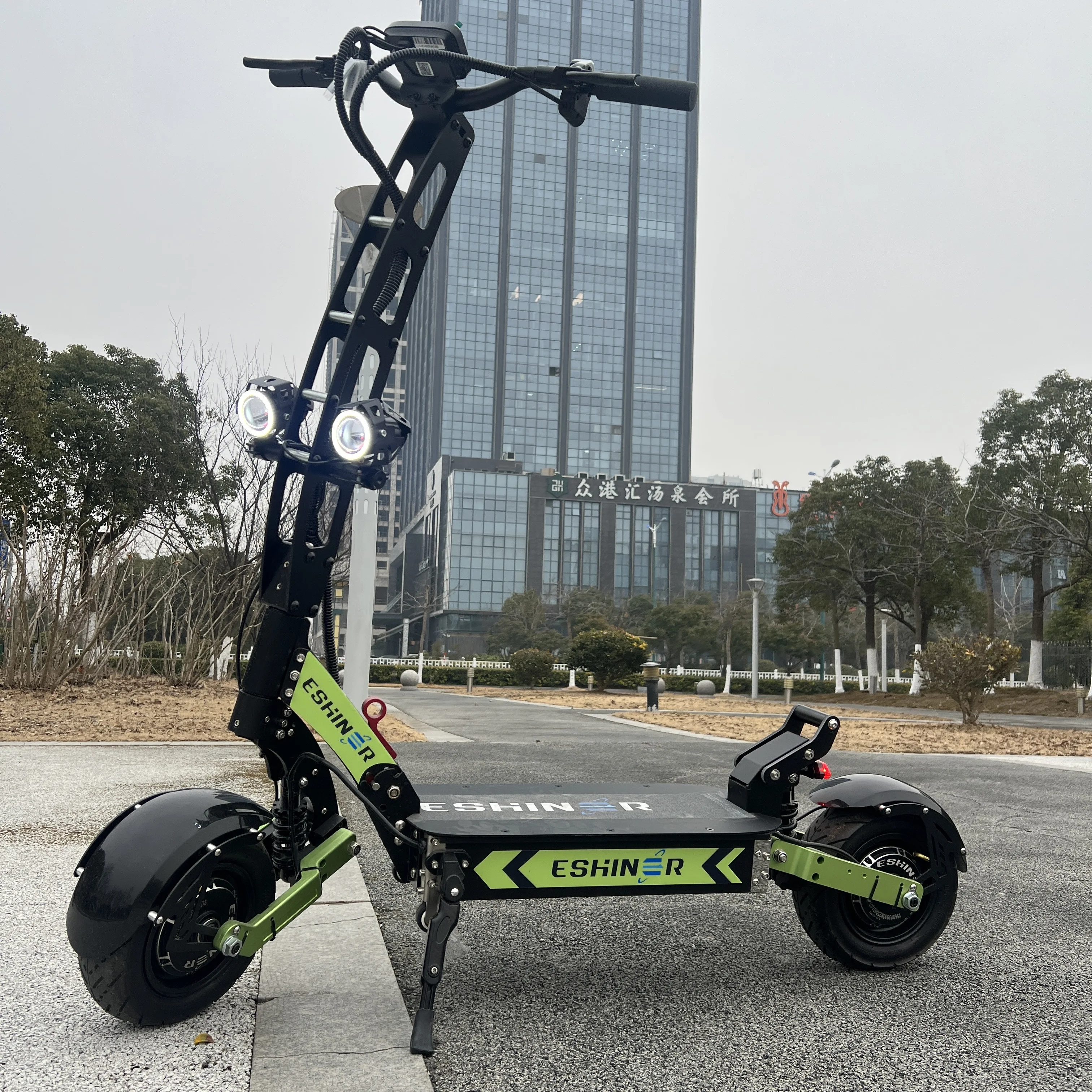APP Control Dual Motor E Scooter 11inch Tire 60V 30Ah 40Ah Lithium Battery 6000W Electric Scooter for Adults