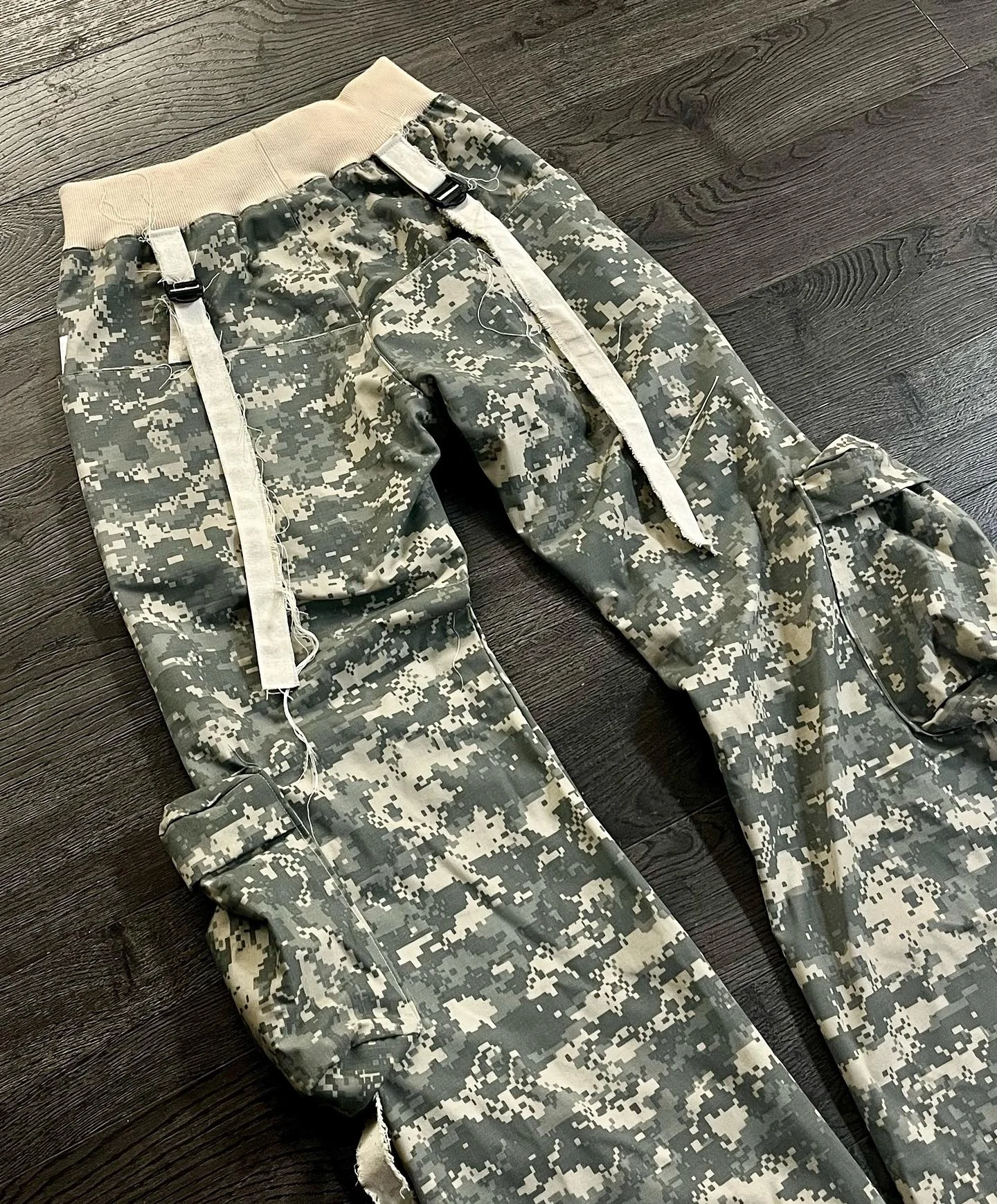 Custom Wholesale Streetwear High Waist Loose Oversized Baggy Camo Camouflage Sweatpants Flared Sweat Trackpants Cargo Pant Men gallery 4