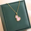 Gold necklace-pollen