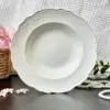 Plato hondo de 9 pulgadas con relieve.