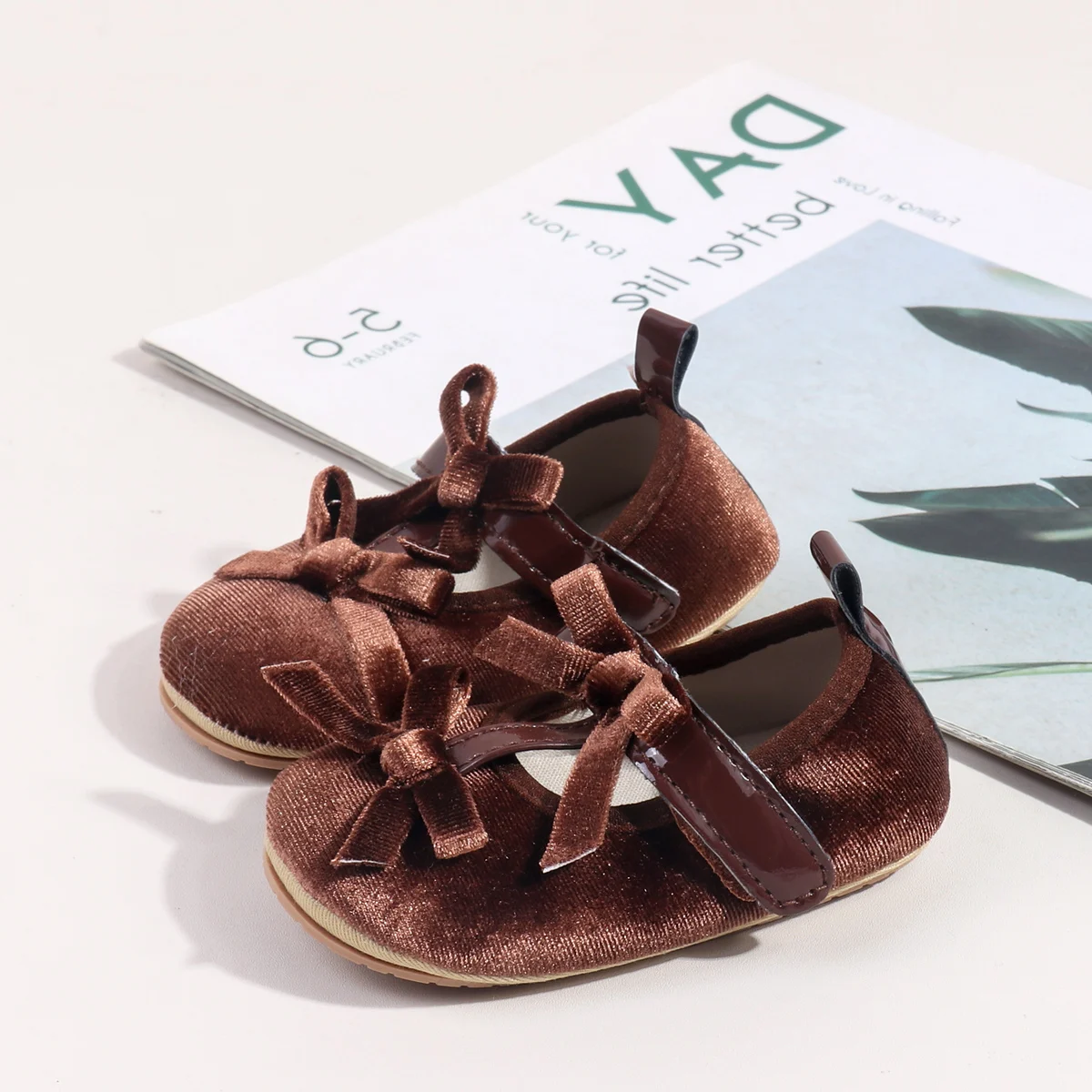 New Arrival Beautiful Solid Simple Princess Newborn Baby Girls Shoes details