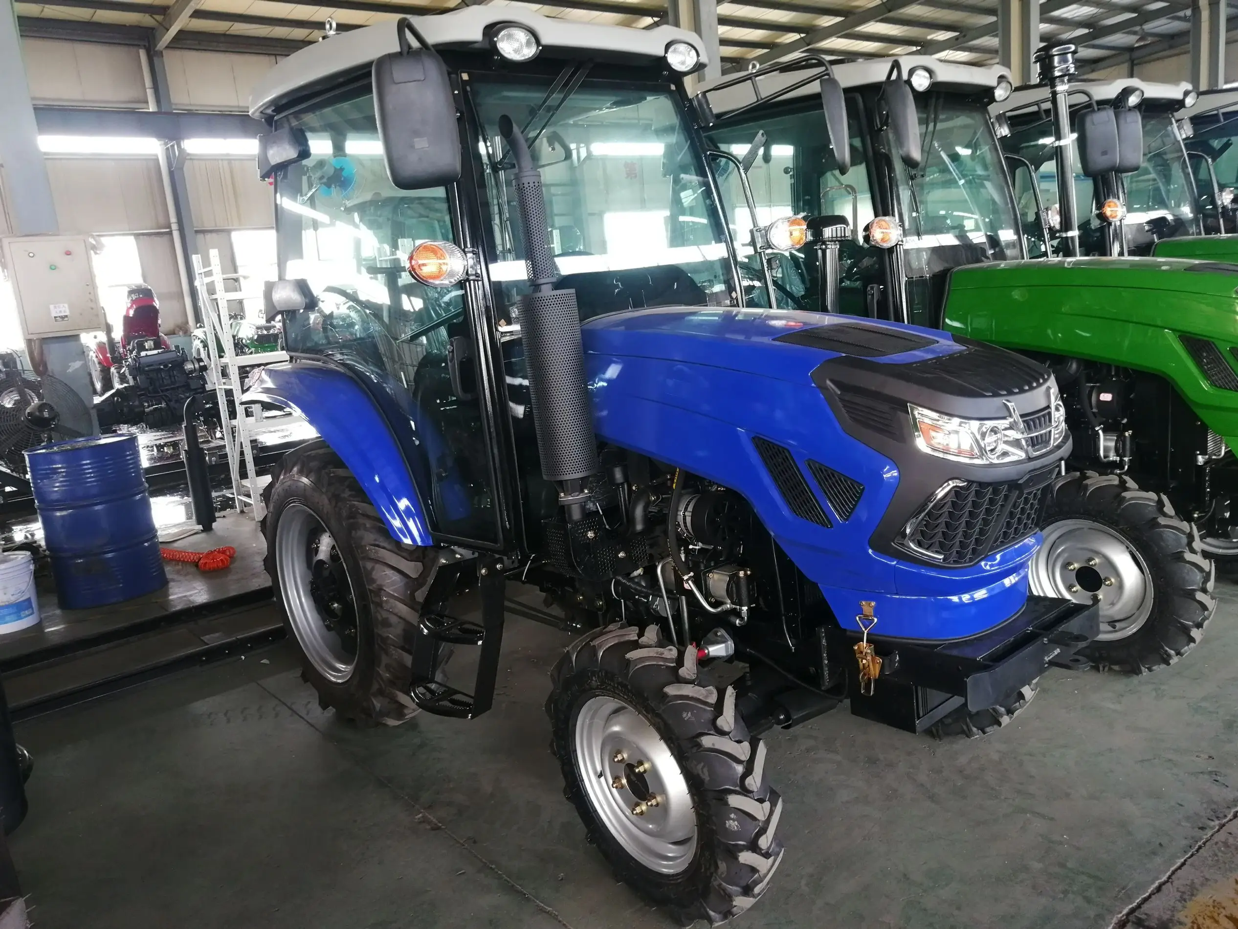 多功能农用4x4轮式拖拉机卡车中型农用拖拉机,带前铲