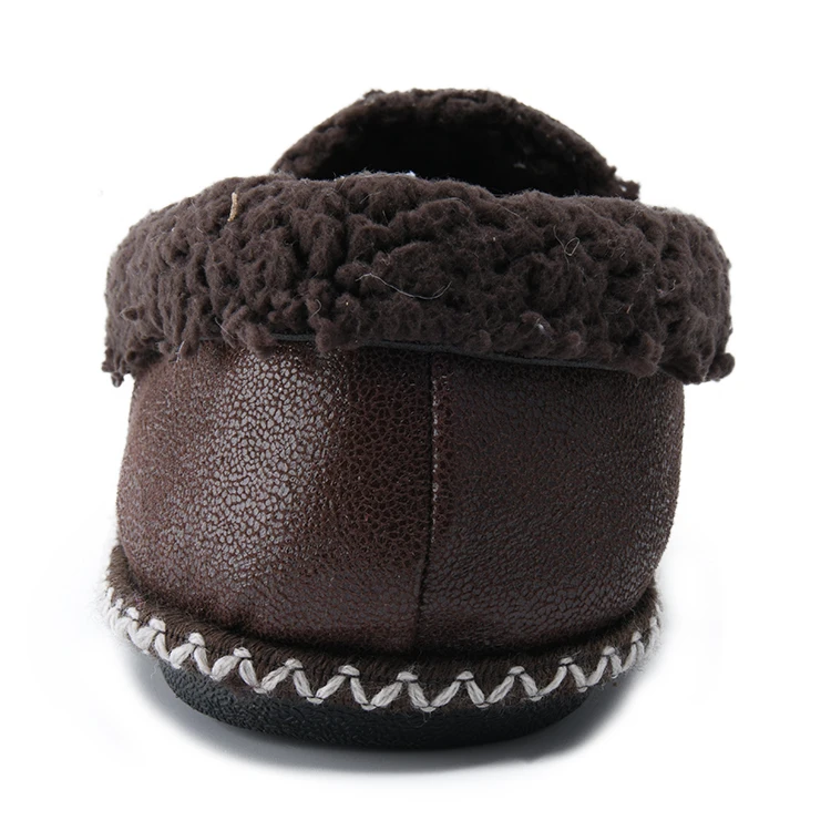 Factory Wholesale Handmade Zig-Zag Micorfibre Upper Slippers for Men Winter Warm Indoor and Outdoor Moccasin slippers
