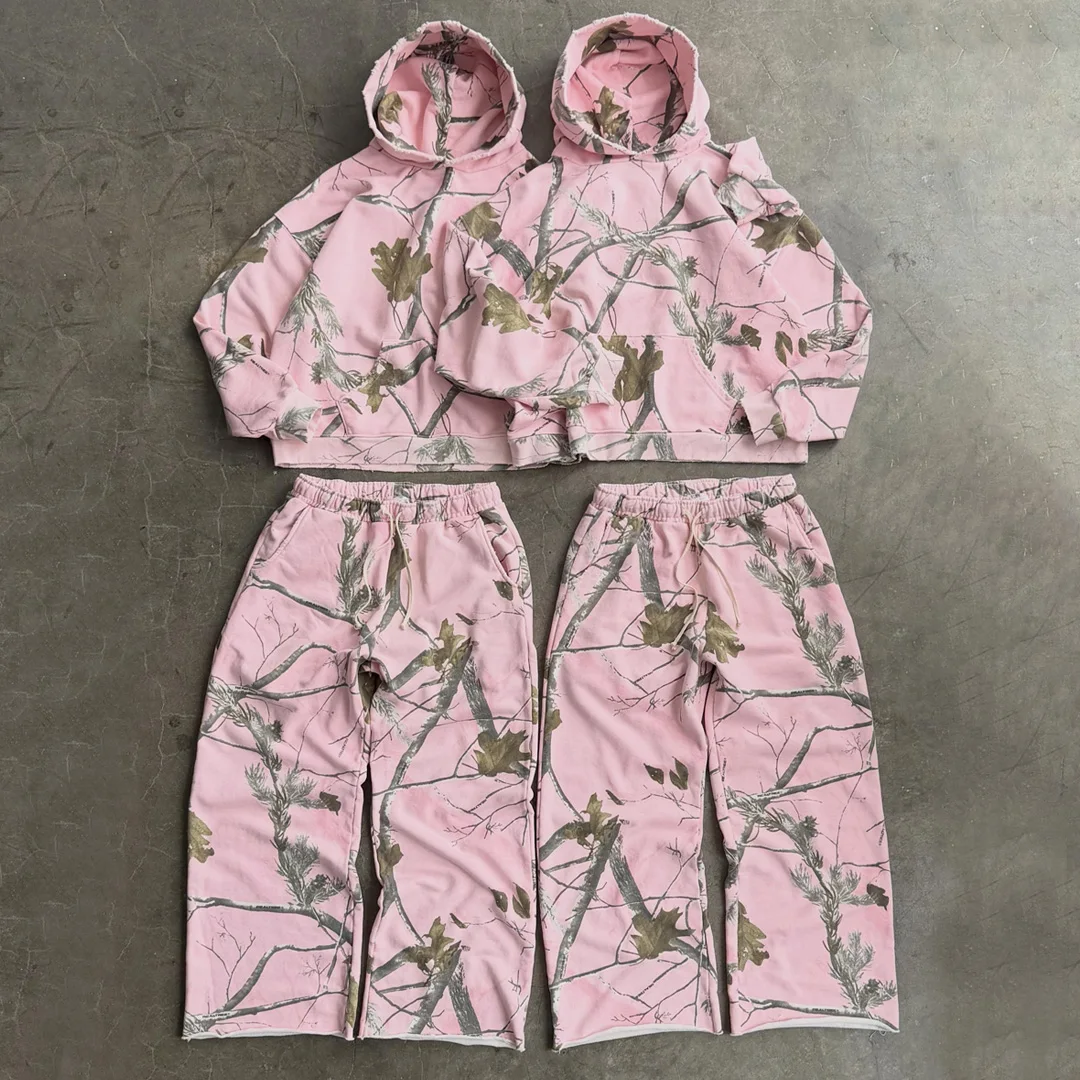 Brugerdefineret streetwear-tostyks tracksuit, digital print med fuld træ-mønster, rå kanter, unisex, brede ben – sæt, OEM privat mærke, storpartisordre