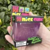 Caramelo de malta con forma de cubo de hielo morado: ¡exprésalo!