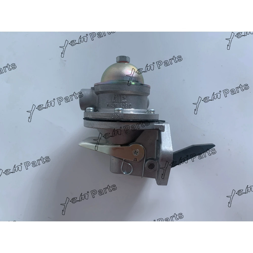 Fuel Pump 15451-52030 15451-52033 for Kubota V4000 Engine