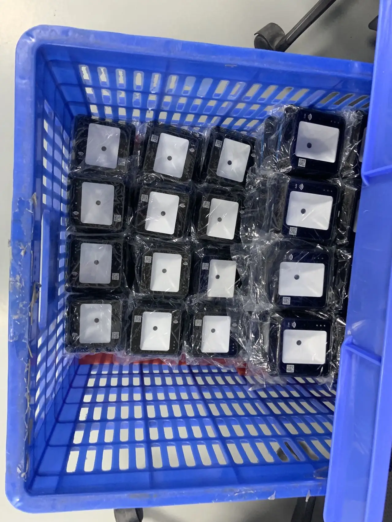 R400 QR Code Reader - Waterproof & Portable Access Control