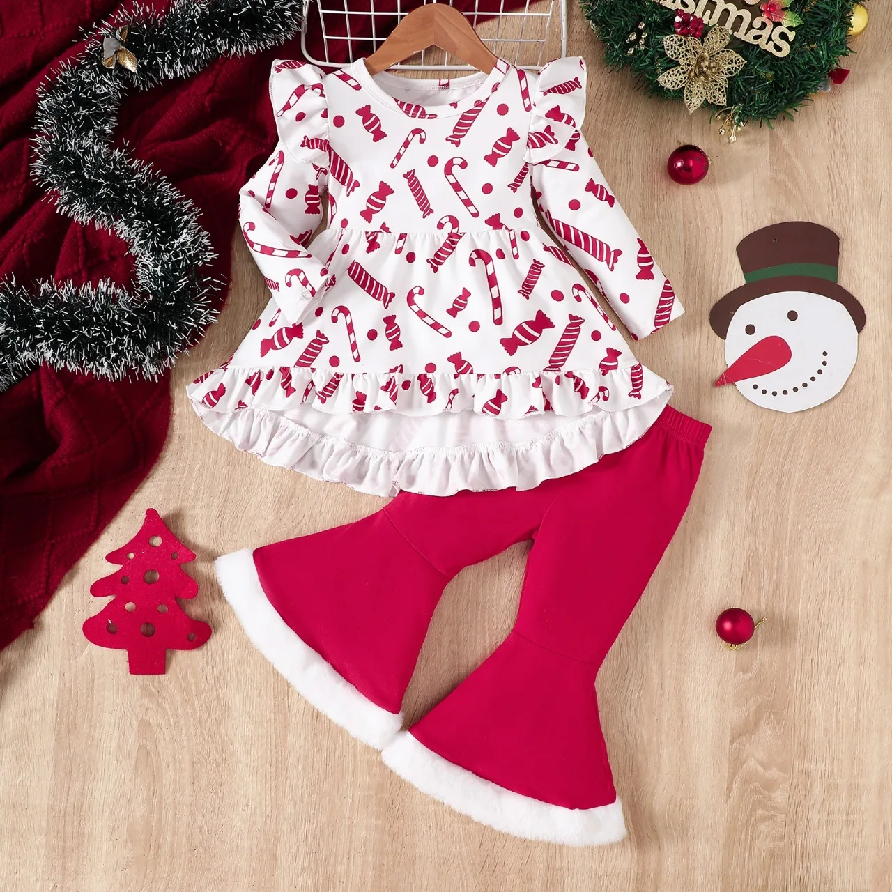 Baby Girl Christas Print Ruffle Tri Bodysuit & Flare Leg Pants & Hat | SHEIN USA