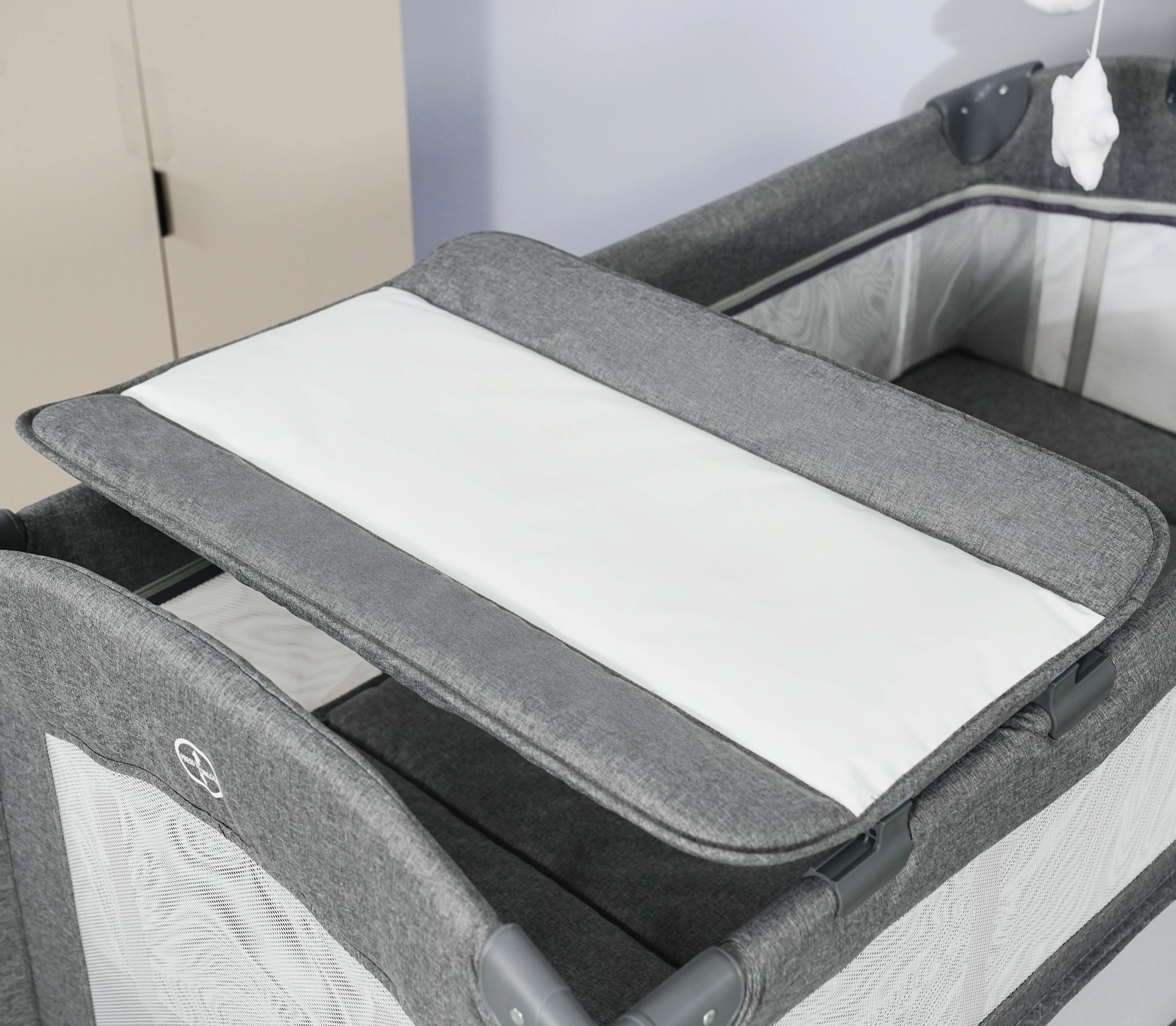 KDD08 Cool Baby New Multifunctional Baby Playpen With Music Toy Bar manufacture