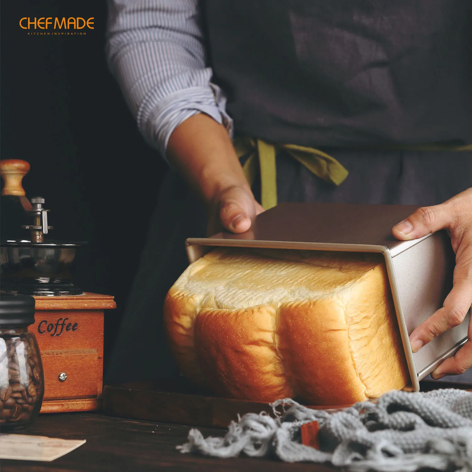 CHEFMADE WK9088 Bakeware Baking Tool Carbon Steel Non Stick Corrugated Baking Toast Mold Box Loaf Pan With Sliding Cover