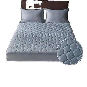 Hot Sale Mattress Cover Bedding Quilted Fitted Mattress Protector Waterproof Mattress Topper for Bedroom